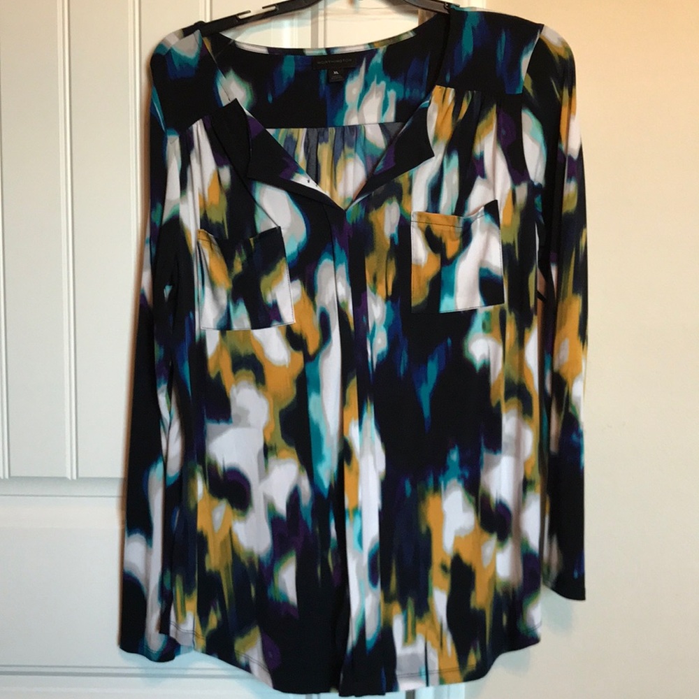 Long sleeved Worthington blouse.
